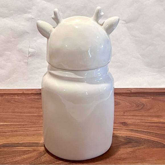 Rae Dunn Small Ceramic REINDEER SNACKS Canister Jar White/Red - Picture 6 of 12